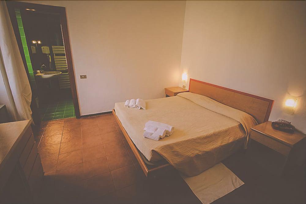 Hotel Villa Marina La Maddalena  Esterno foto