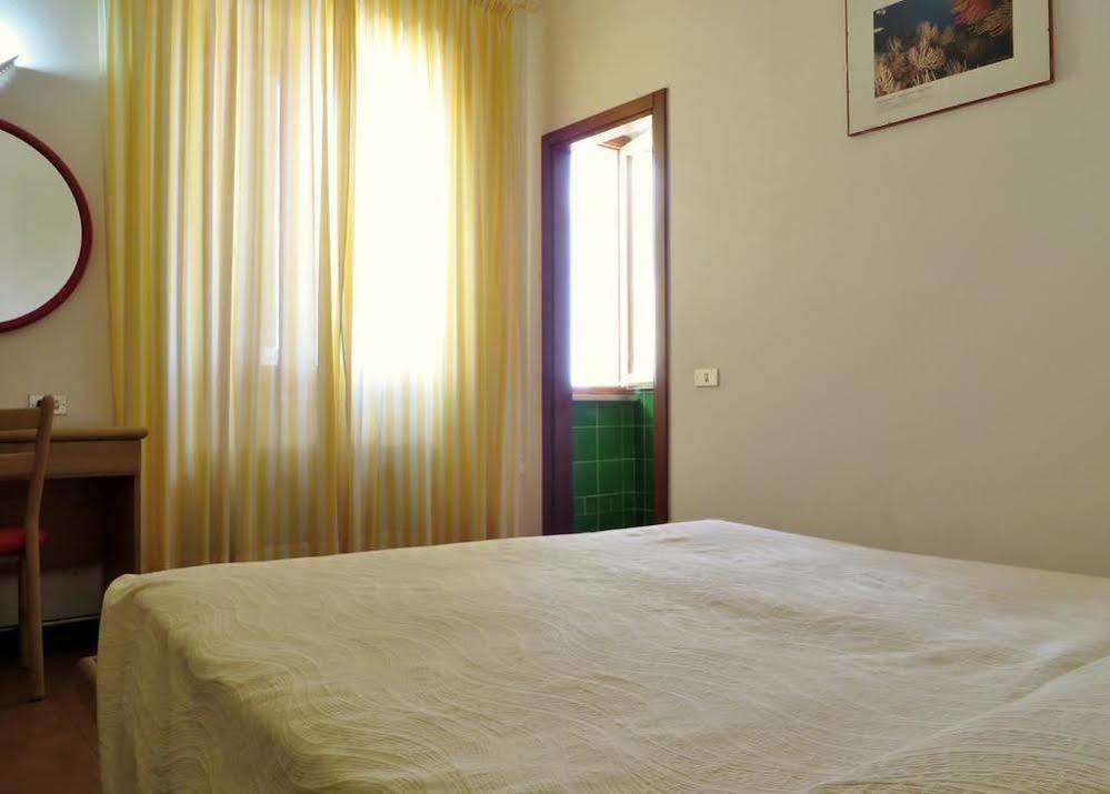 Hotel Villa Marina La Maddalena  Esterno foto